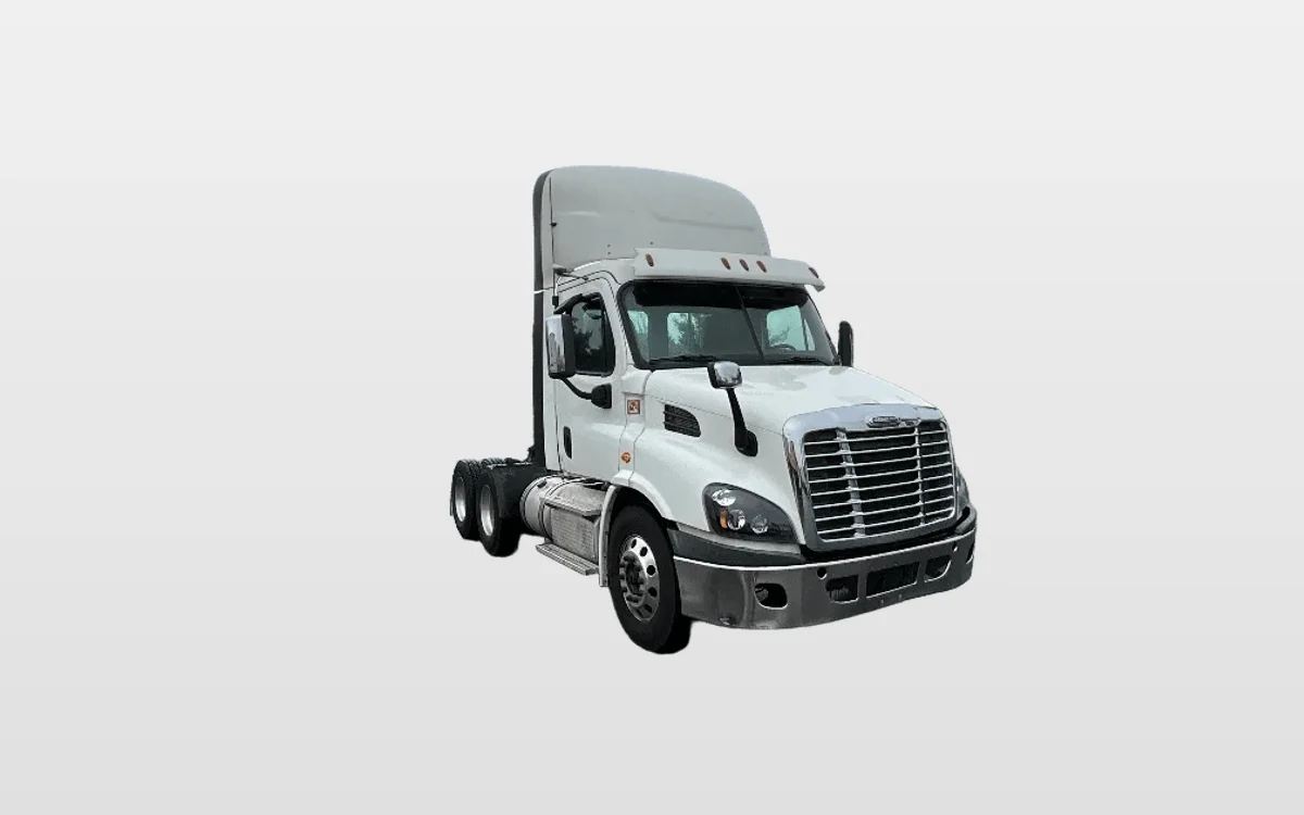 2018 Freightliner Cascadia - image 1