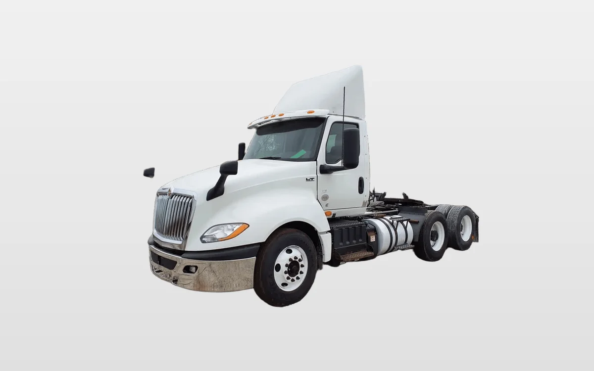 2019 International LT - image 1