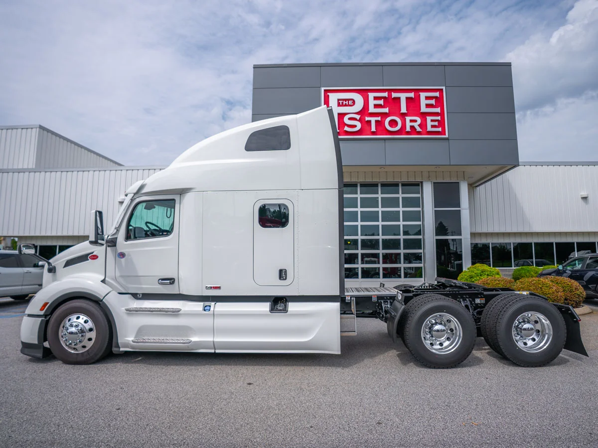 2027 Peterbilt 579 in Duncan, SC — photo 3