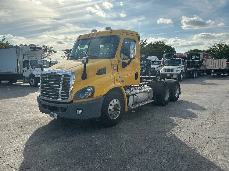 2019 Freightliner Cascadia in Medley, FL