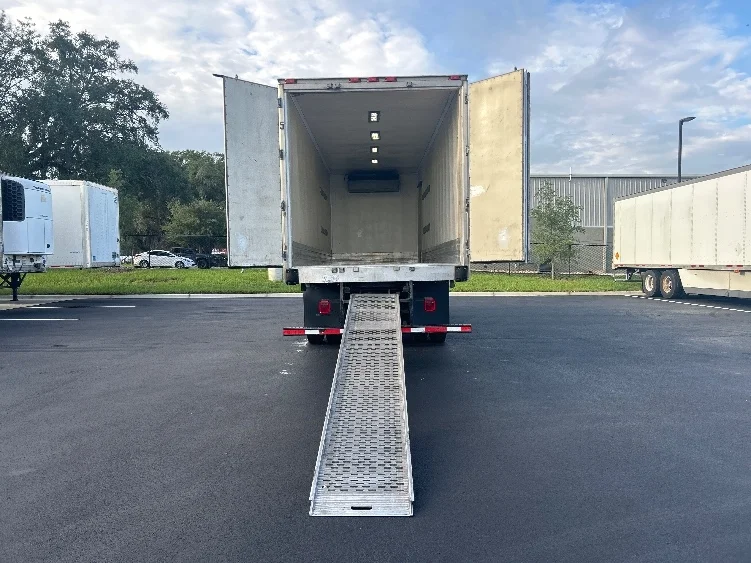 2019 Freightliner eM2 in Ocala, FL — photo 9
