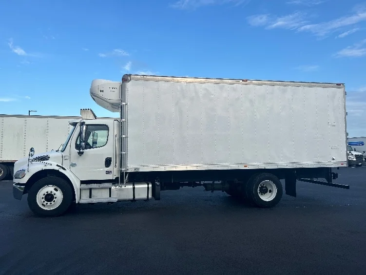 2019 Freightliner eM2 in Ocala, FL — photo 4