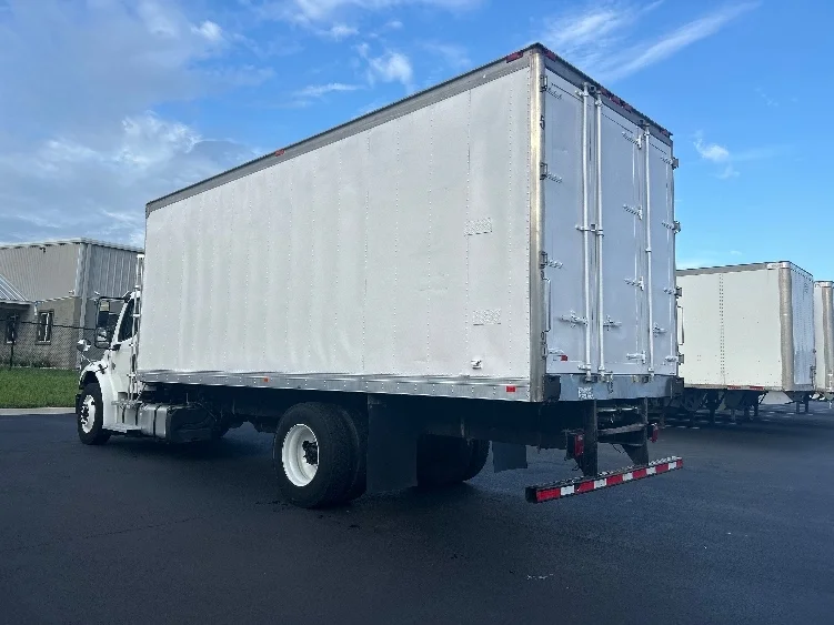 2019 Freightliner eM2 in Ocala, FL — photo 6
