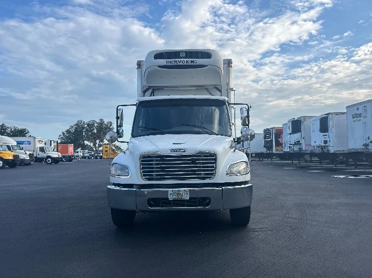 2019 Freightliner eM2 in Ocala, FL — photo 2