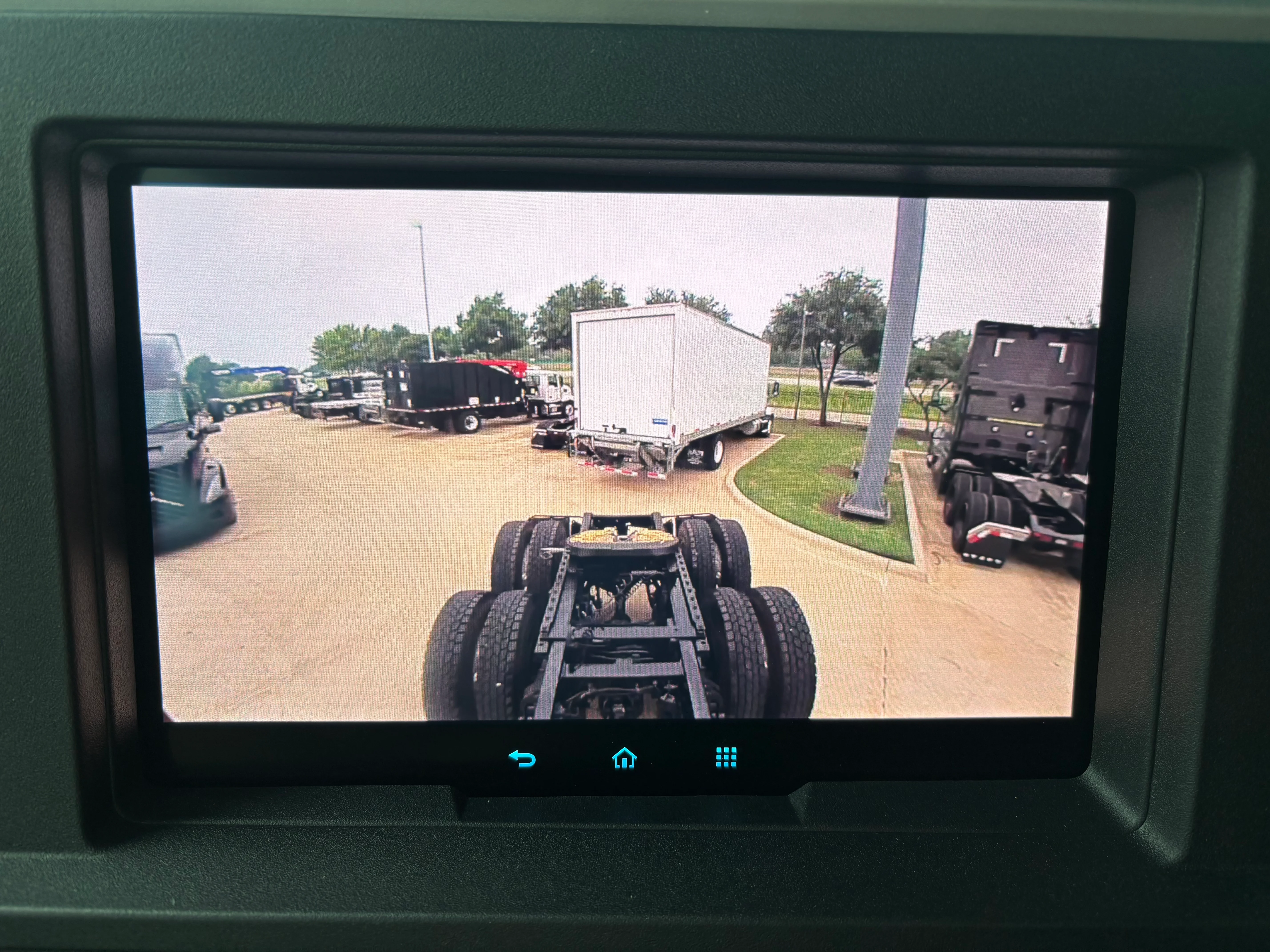 2027 Mack Pinnacle in TX — photo 27