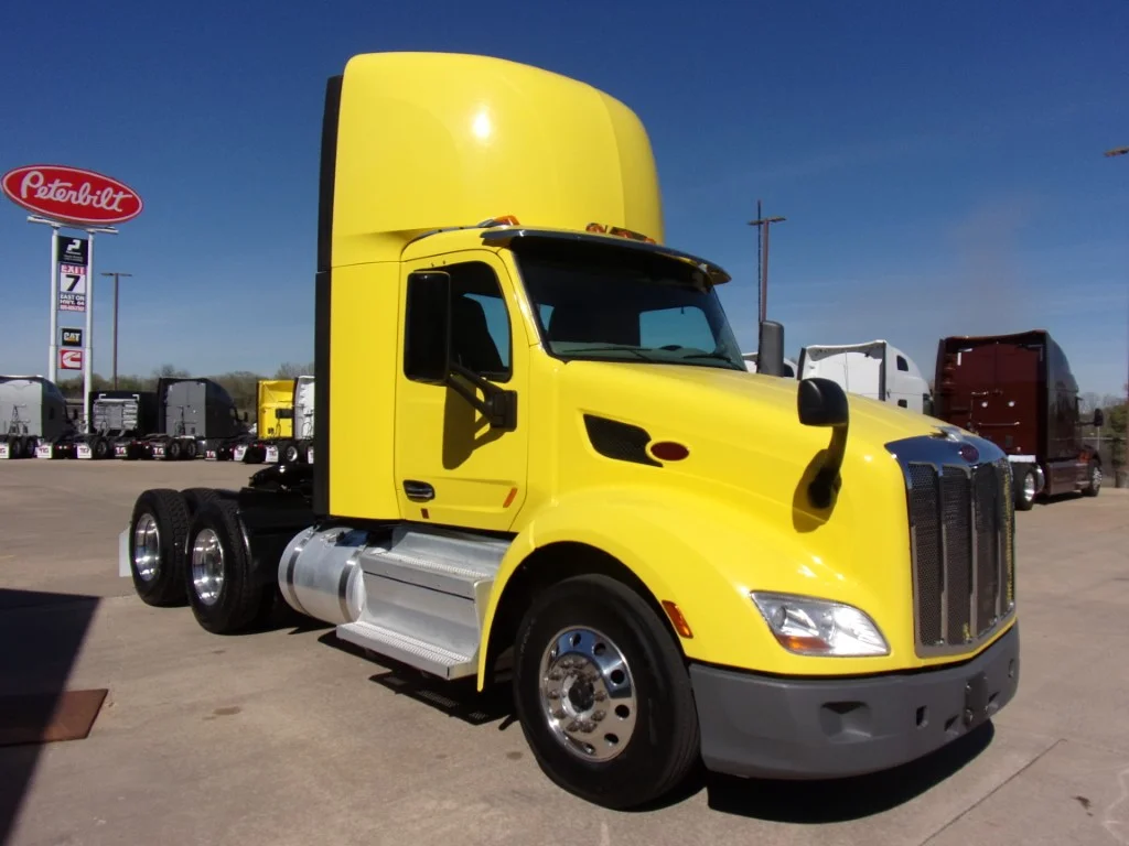 2021 Peterbilt 579 in Fort Smith, AR — photo 3