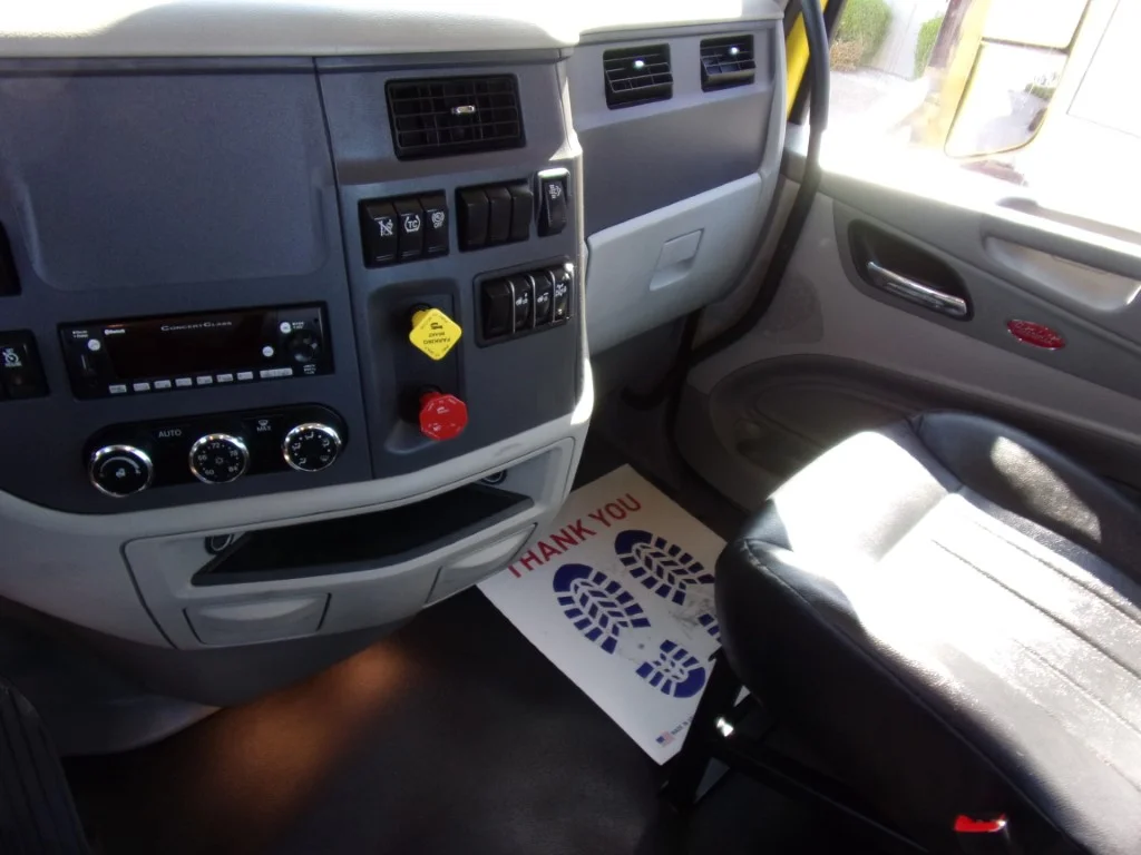 2021 Peterbilt 579 in Fort Smith, AR — photo 13