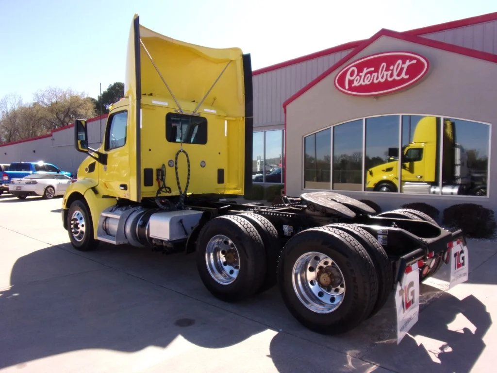 2021 Peterbilt 579 in Fort Smith, AR — photo 8