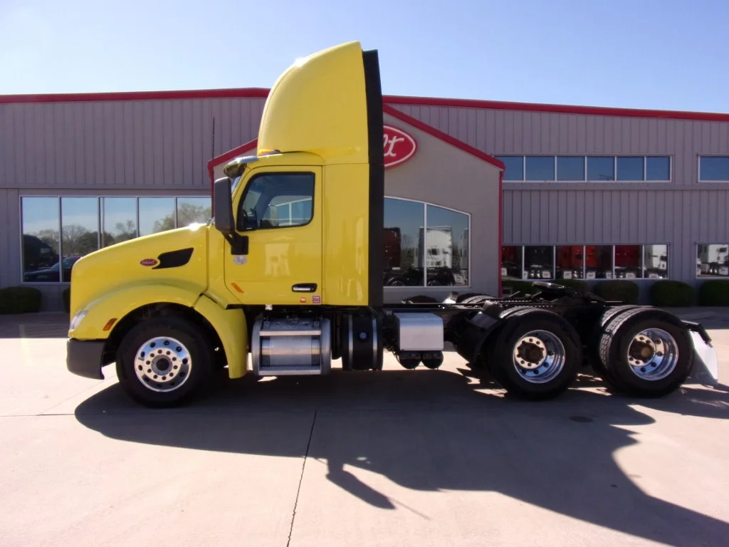 2021 Peterbilt 579 in Fort Smith, AR — photo 10