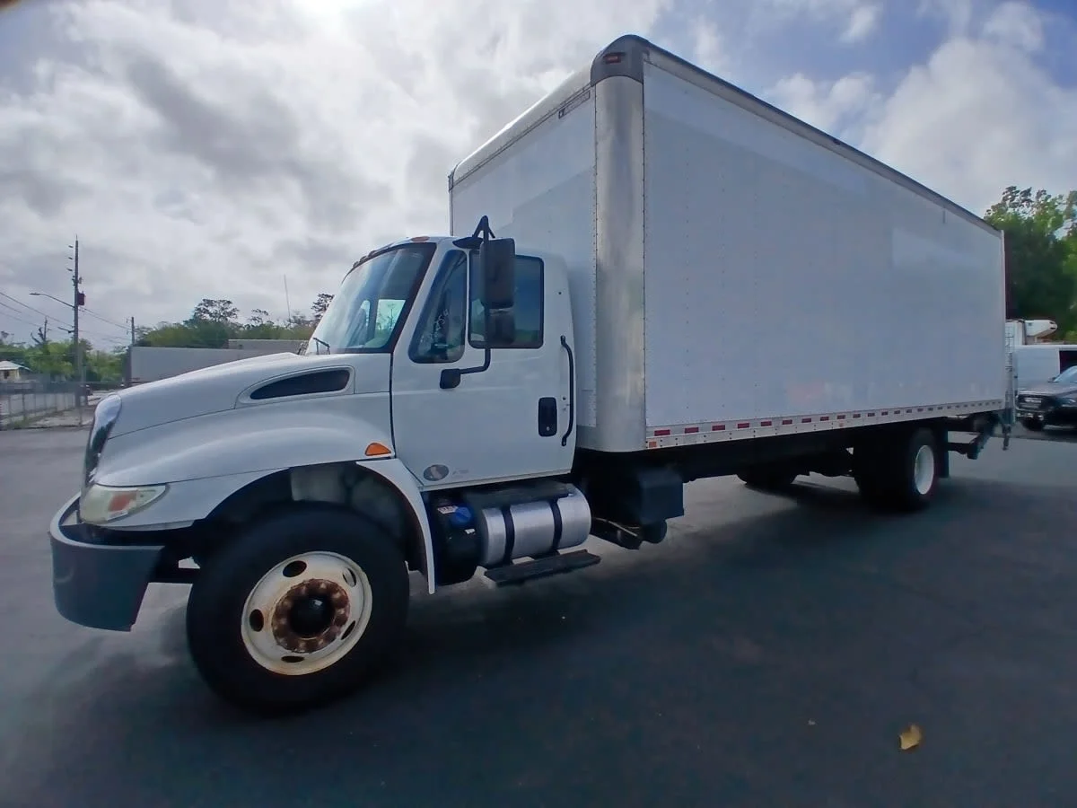 2018 International 4300 in Jacksonville, FL — photo 3
