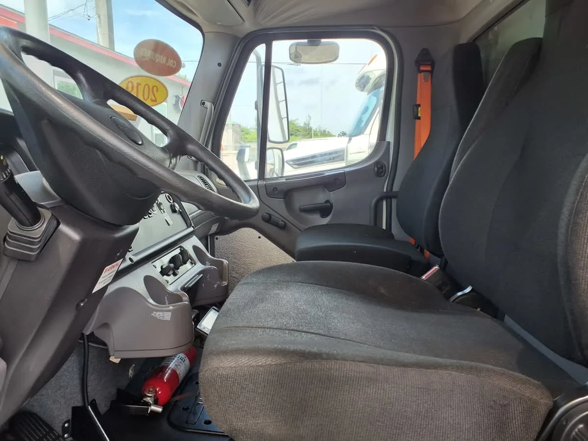 2019 Freightliner M2 106 in Davie, FL — photo 8