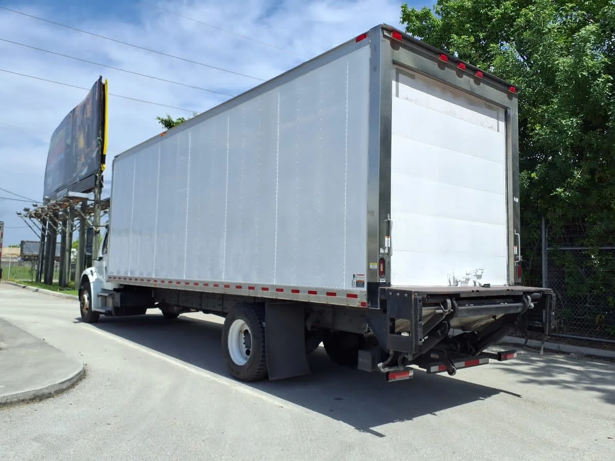 2019 Freightliner M2 106 in Davie, FL — photo 6