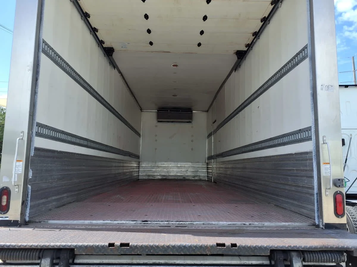 2019 Freightliner M2 106 in Davie, FL — photo 9