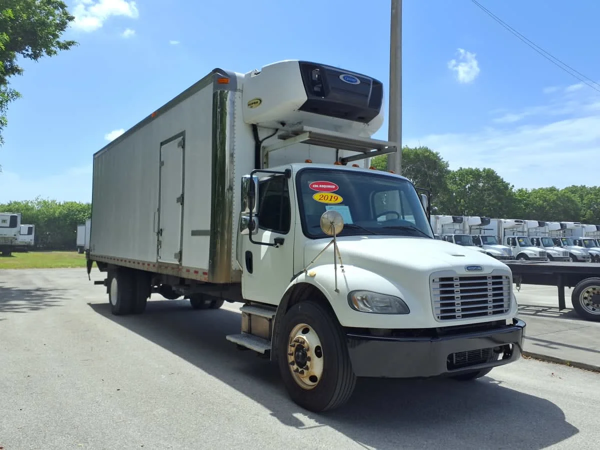 2019 Freightliner M2 106 in Davie, FL — photo 3