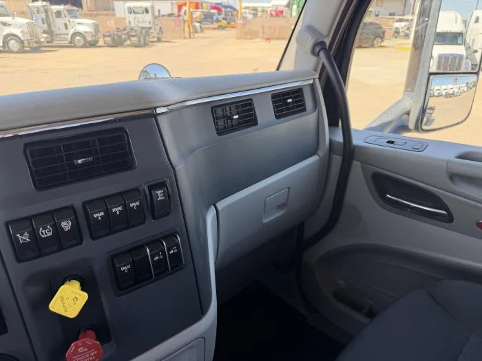 2021 Peterbilt 579 — photo 29