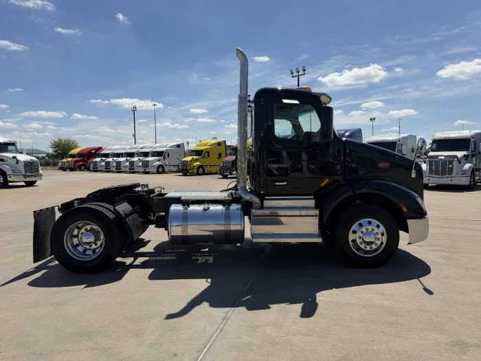 2021 Peterbilt 579 — photo 7
