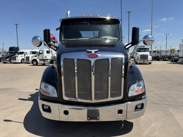2021 Peterbilt 579 — photo 9