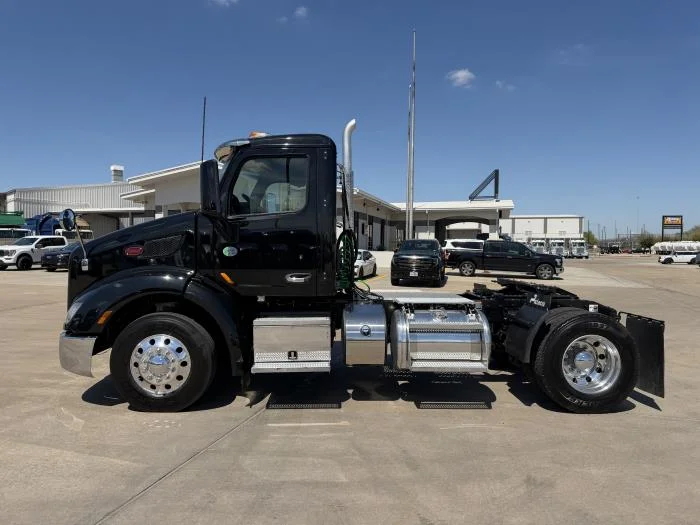 2021 Peterbilt 579 — photo 3