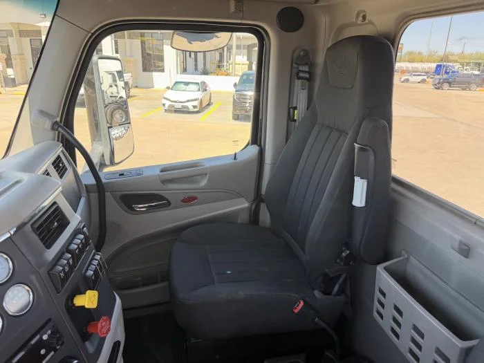 2021 Peterbilt 579 — photo 26