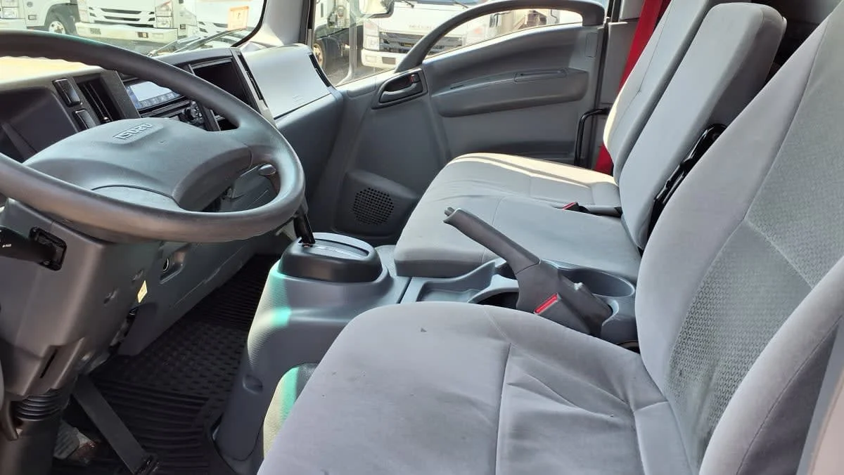2019 Isuzu NRR in Salisbury, MA — photo 8