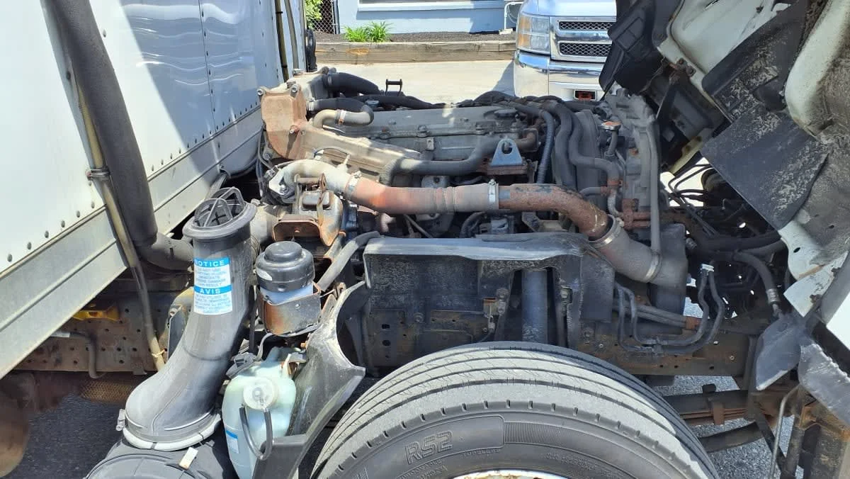 2019 Isuzu NRR in Salisbury, MA — photo 14