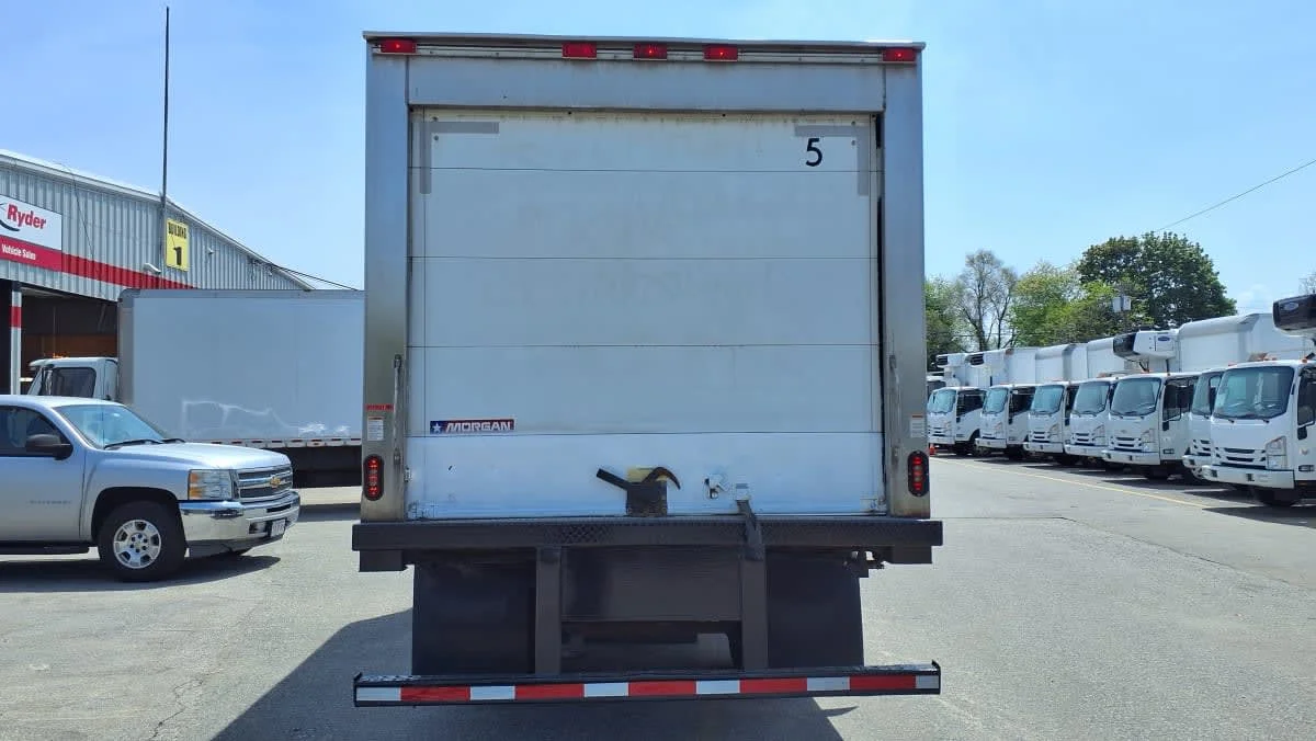 2019 Isuzu NRR in Salisbury, MA — photo 5