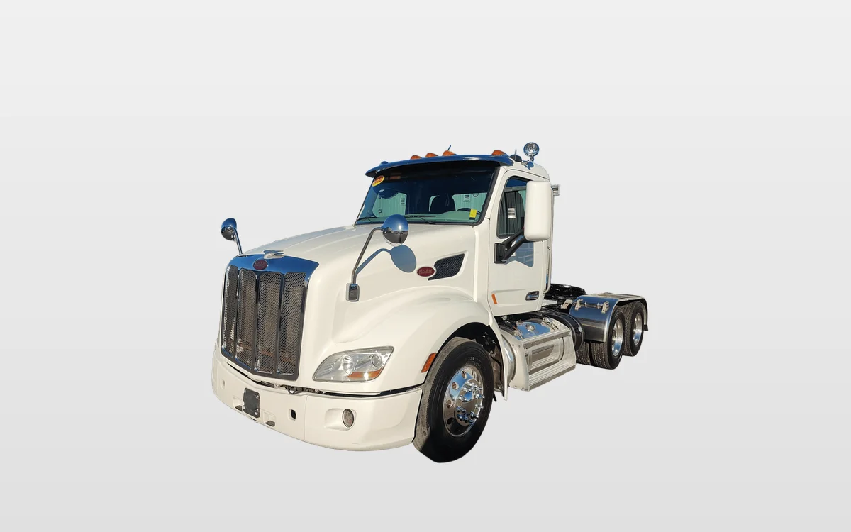 2020 Peterbilt 579 - image 1