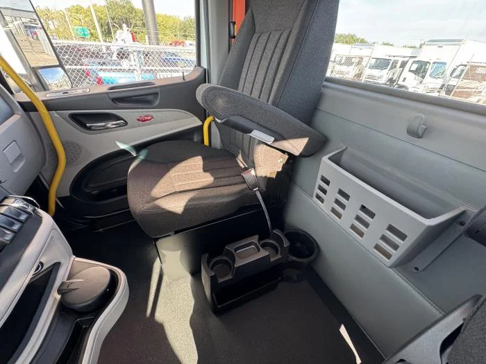 2026 Peterbilt 567 - image 18