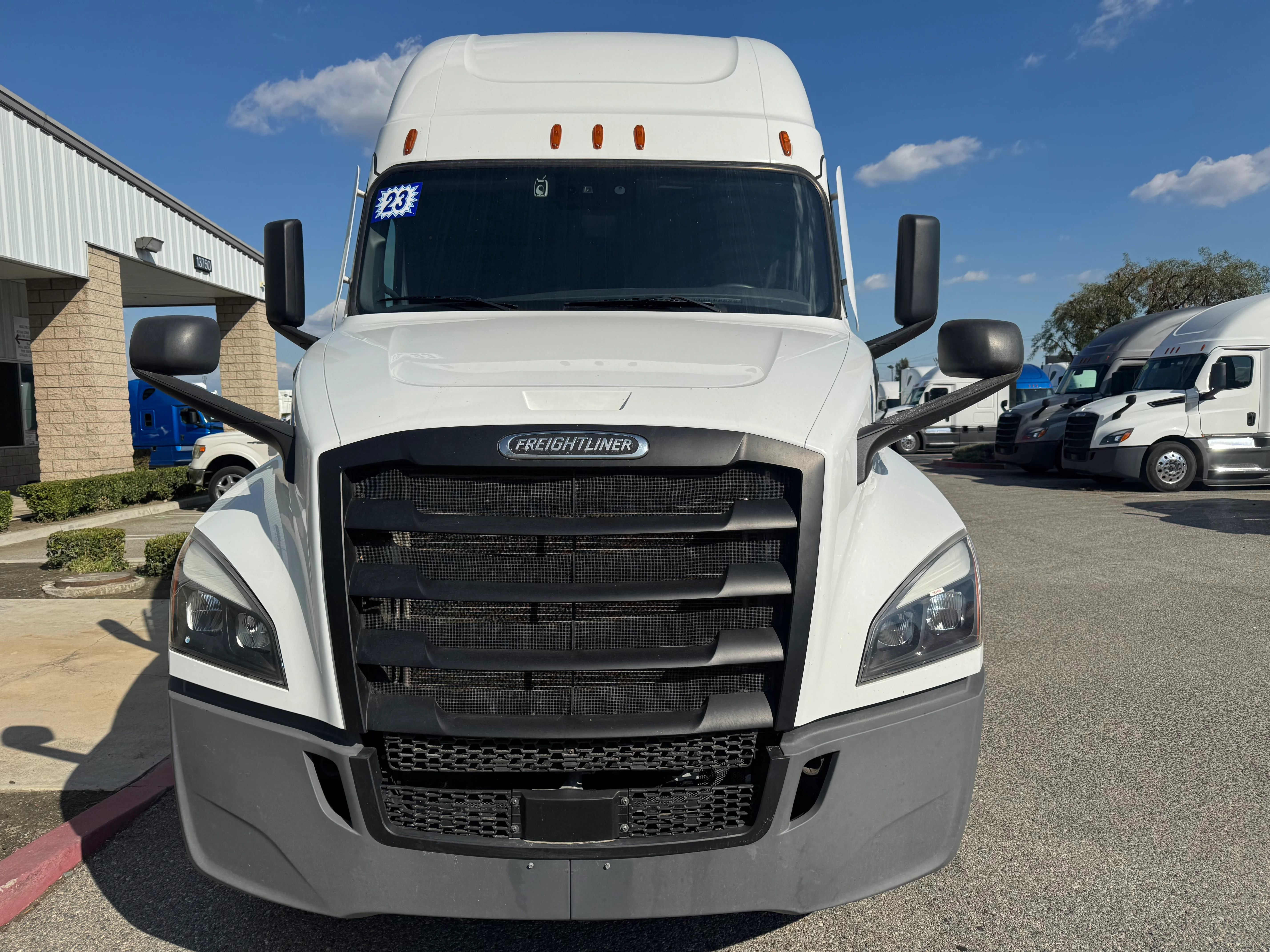 2023 Freightliner Cascadia in Fontana, CA — photo 2