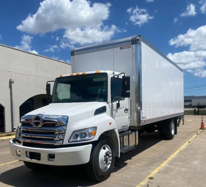 2026 Hino L6 - image 2