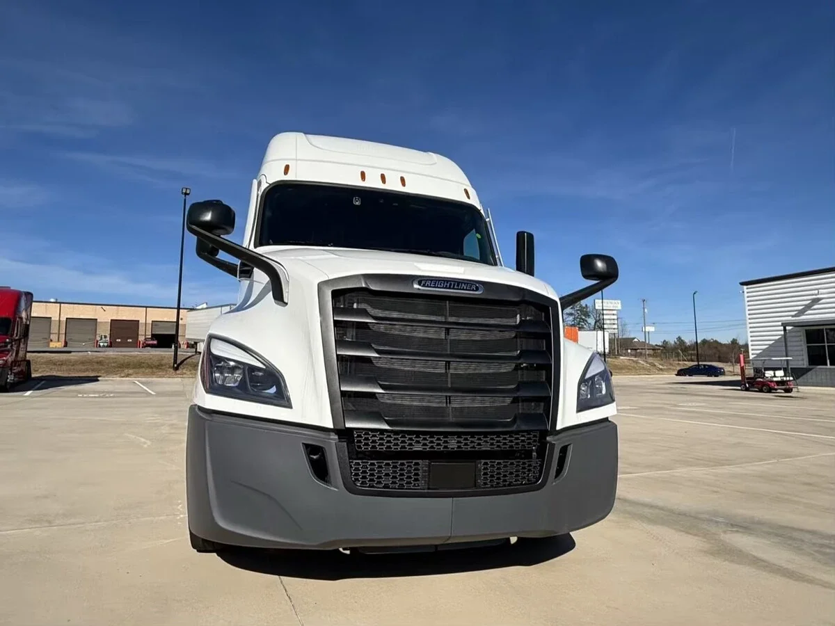 2026 Freightliner Cascadia - image 3