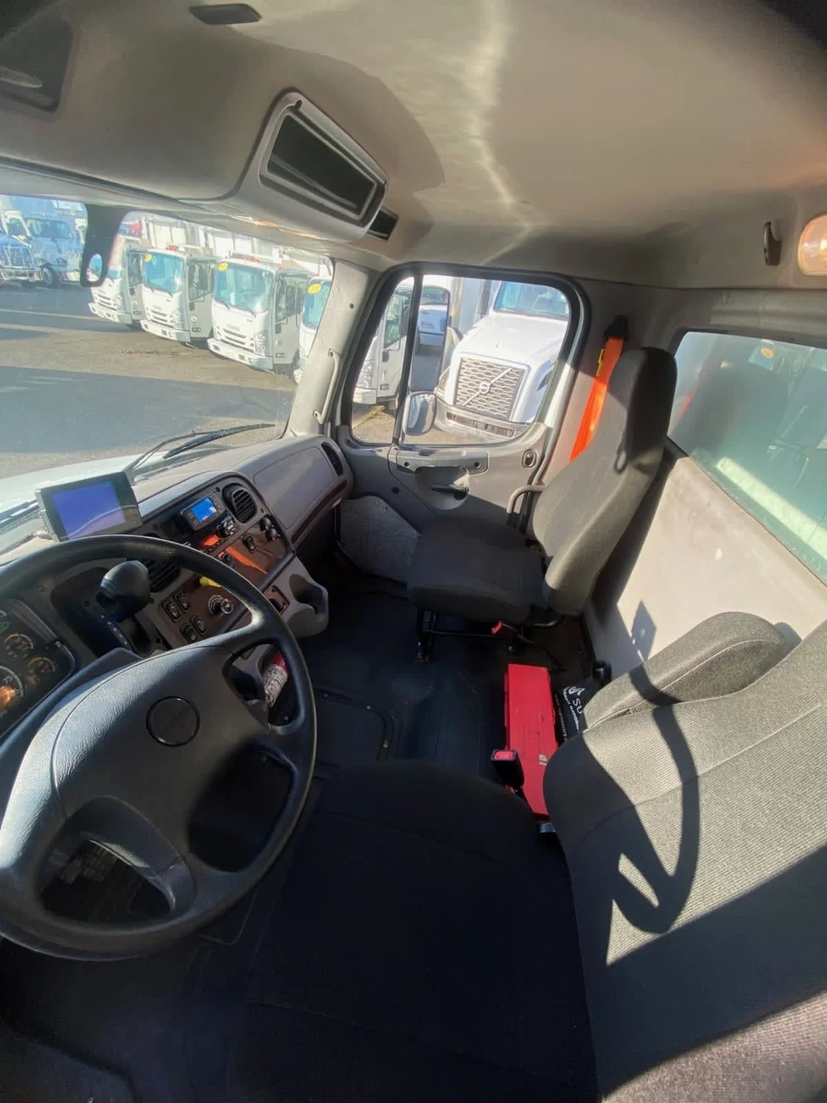 2022 Freightliner M2 106 in West Sacramento, CA — photo 7