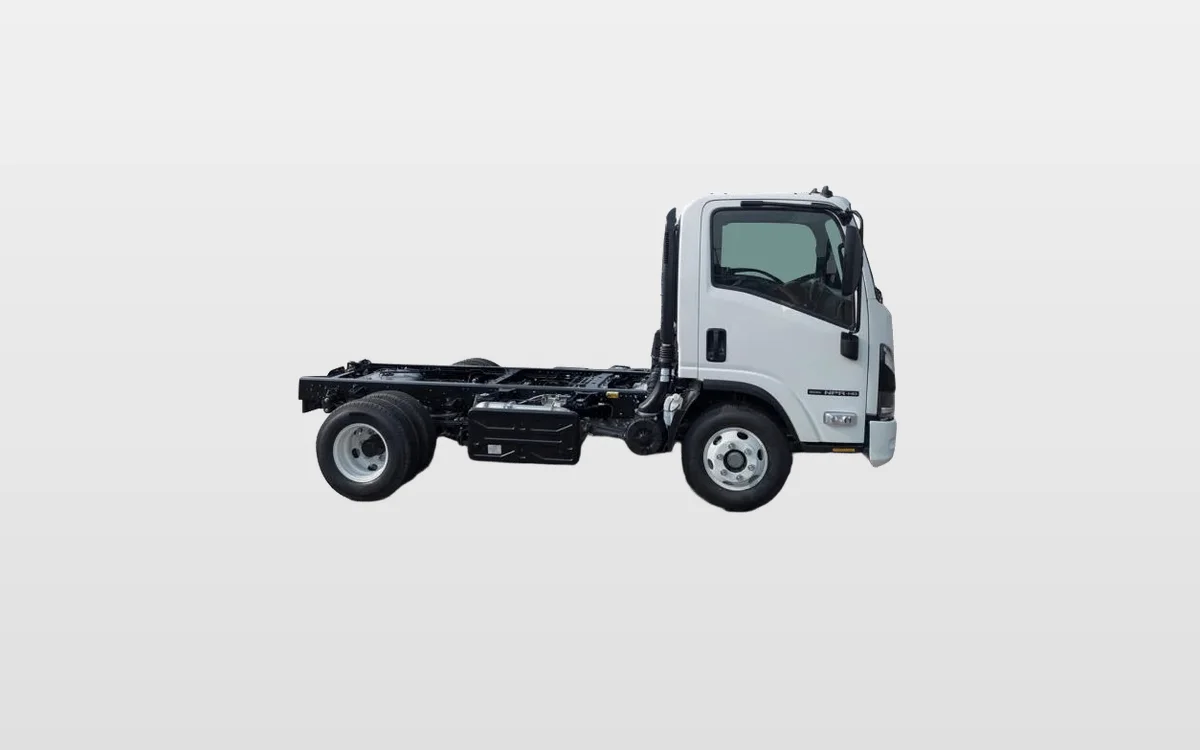 2025 Isuzu NPR - image 1