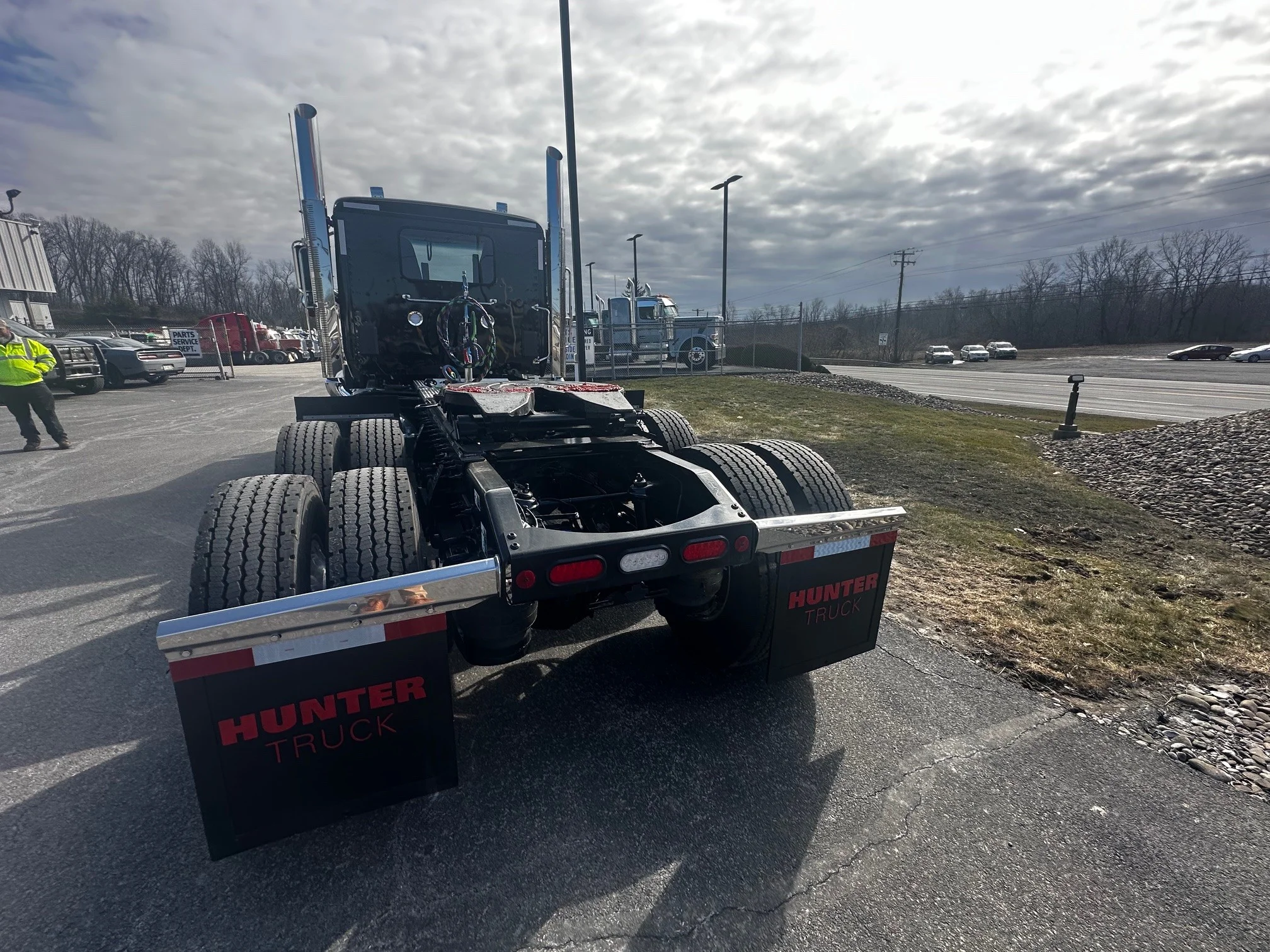 2027 Peterbilt 589 - image 9