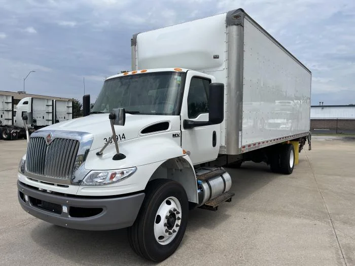 2021 International LT — photo 2