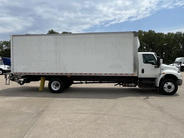 2021 International LT — photo 10