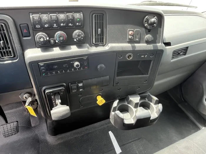 2021 International LT — photo 18
