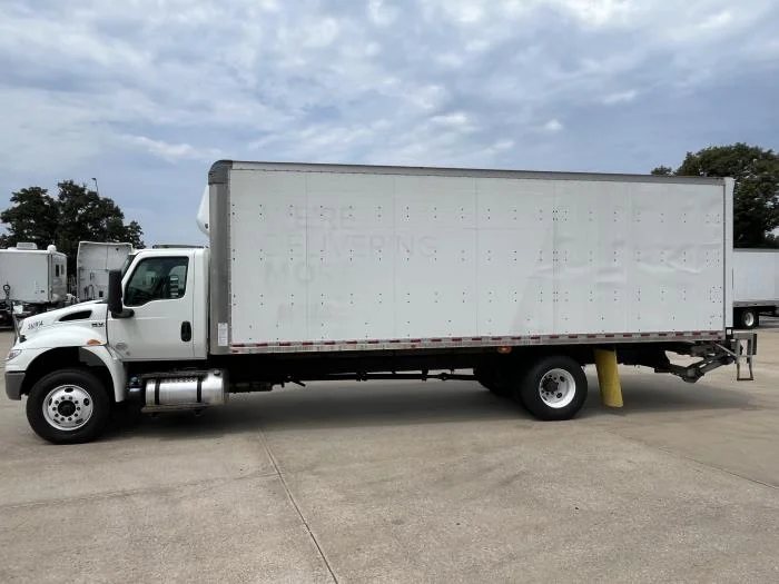 2021 International LT — photo 3