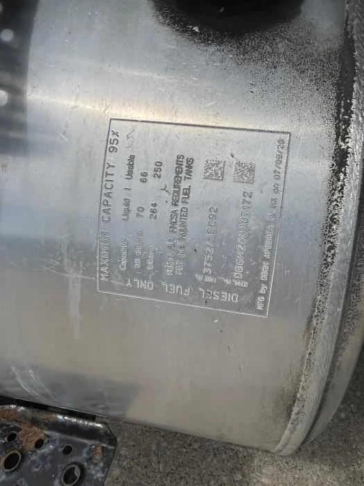 2021 International LT — photo 4