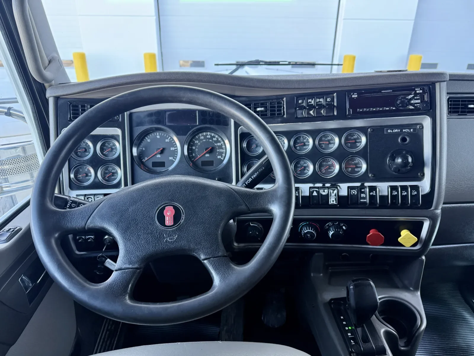 2020 Kenworth W900 - image 16