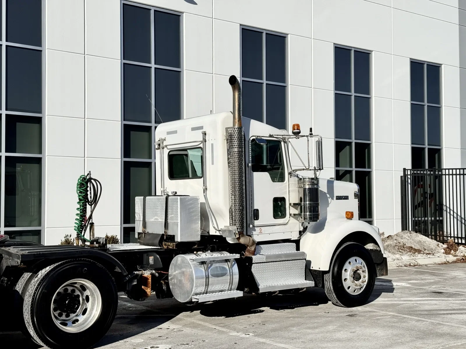 2020 Kenworth W900 - image 7