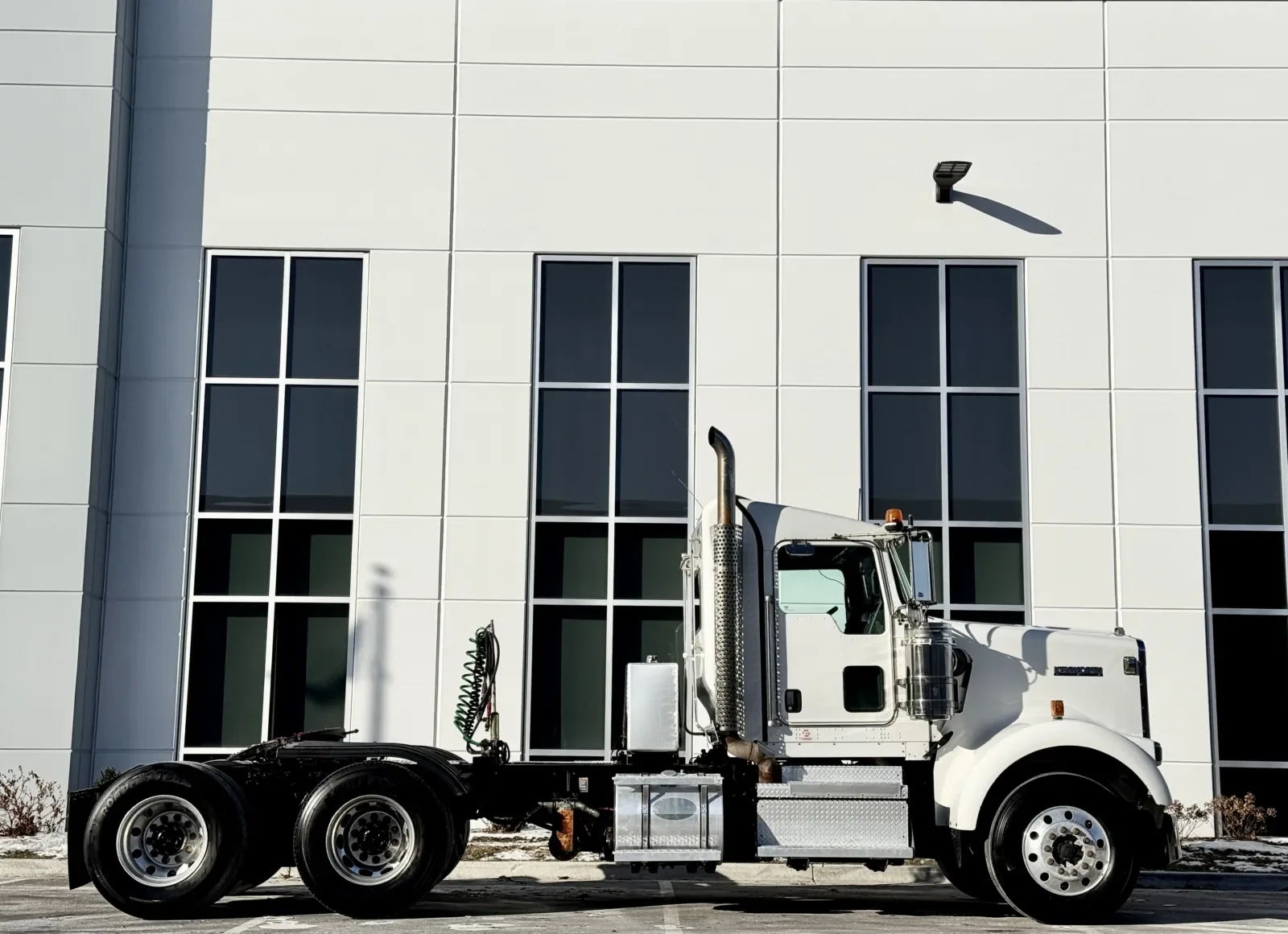 2020 Kenworth W900 - image 3