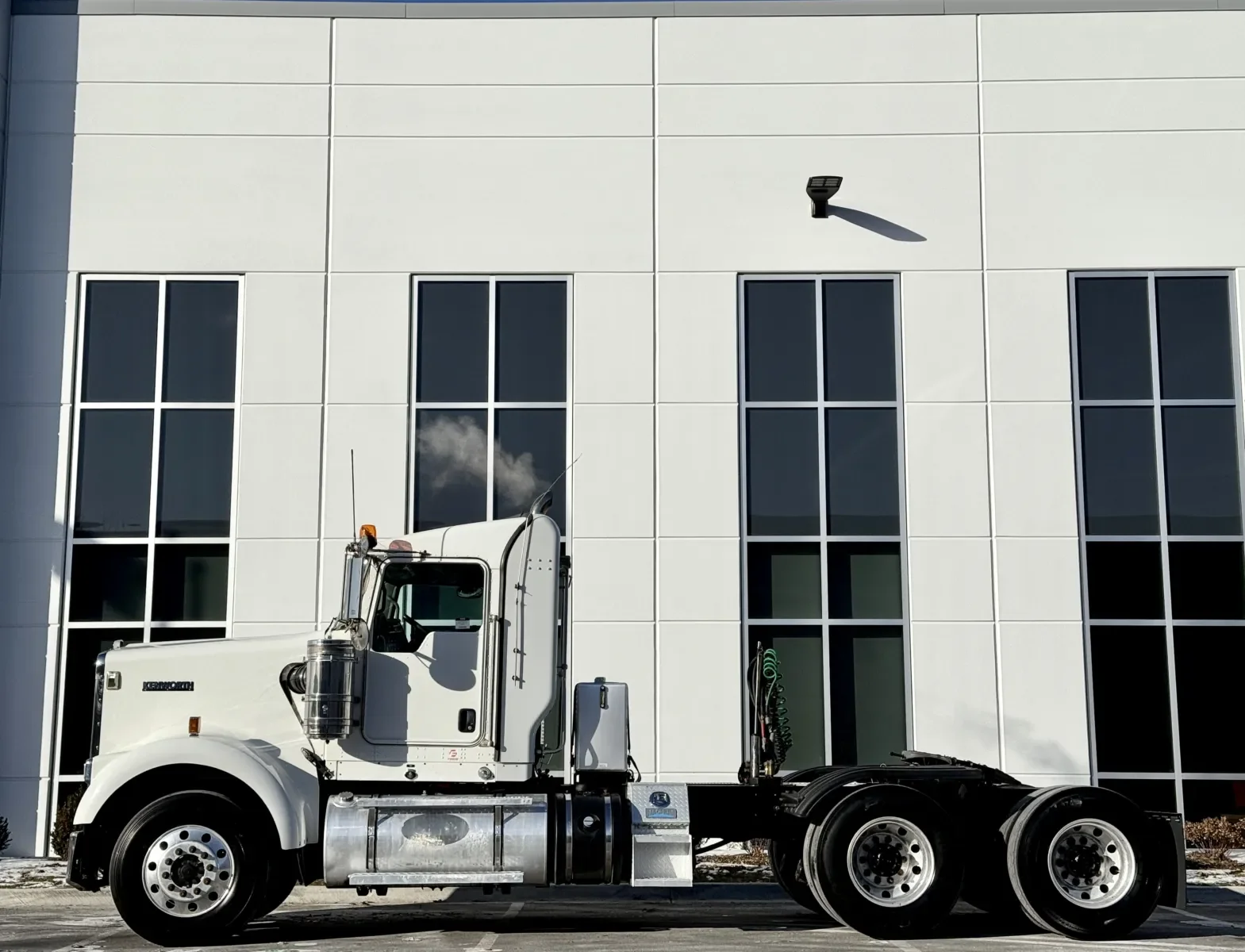 2020 Kenworth W900 in New Lenox, IL — photo 4