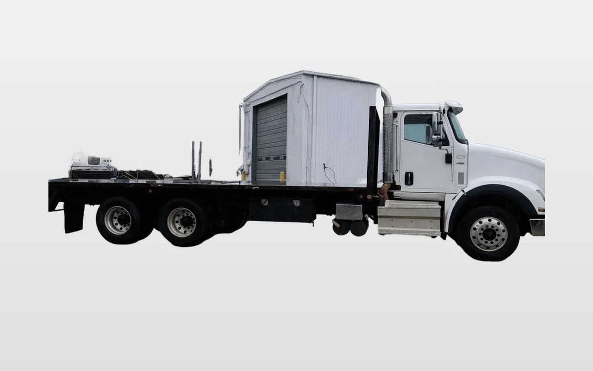 2021 International HX - image 1