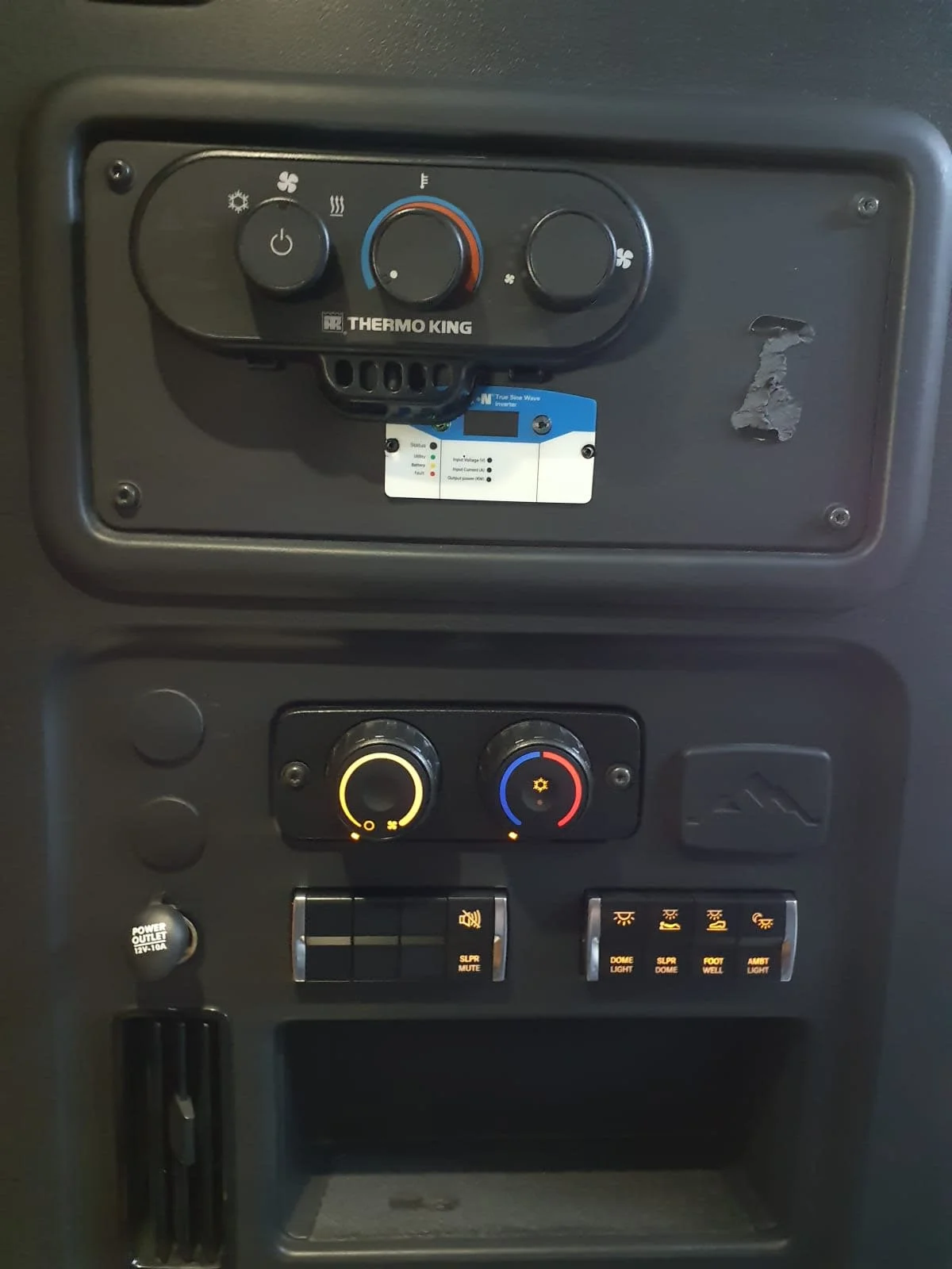 2020 Freightliner Cascadia in Oak Creek, WI — photo 12