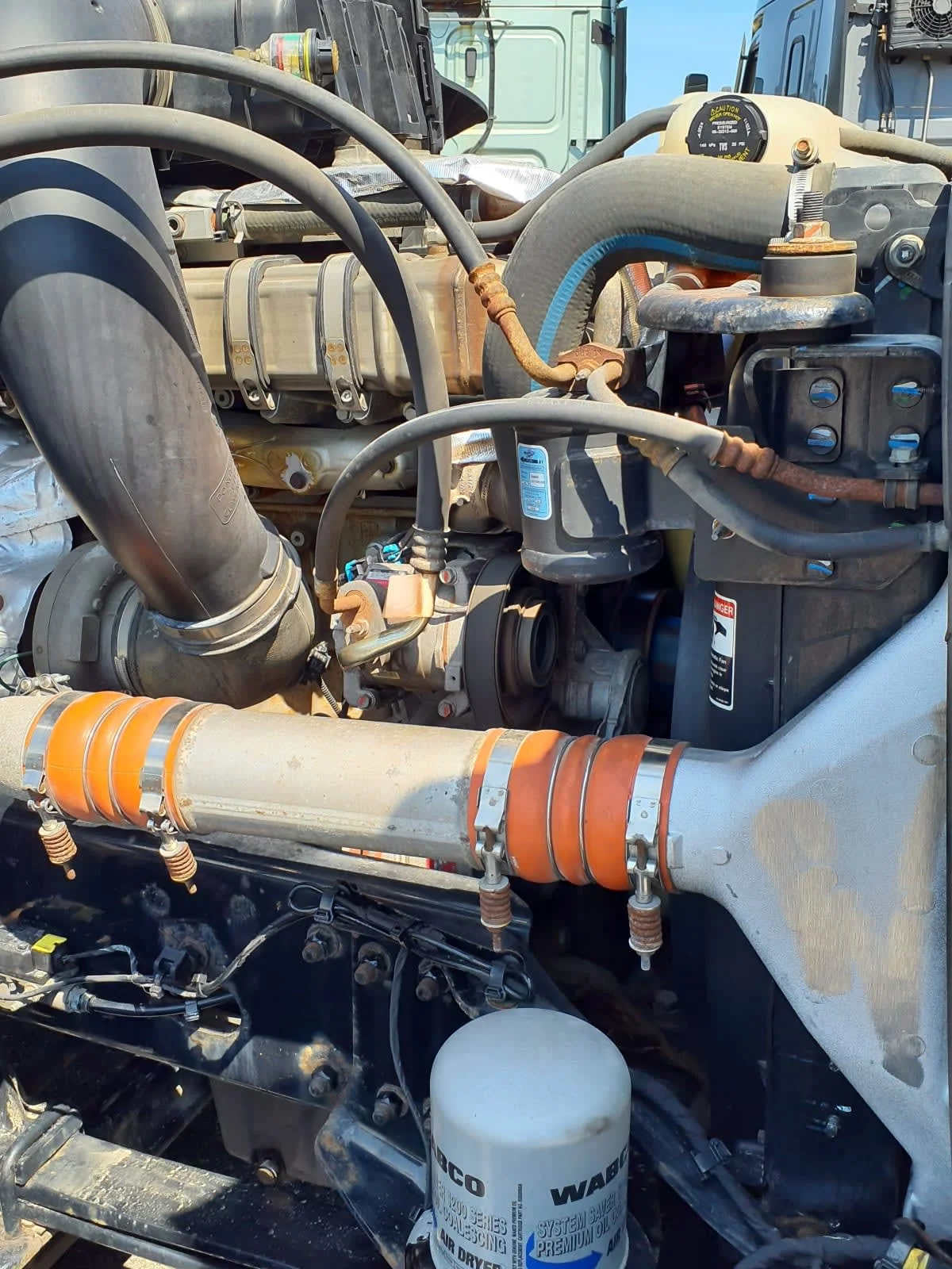 2020 Freightliner Cascadia in Oak Creek, WI — photo 16