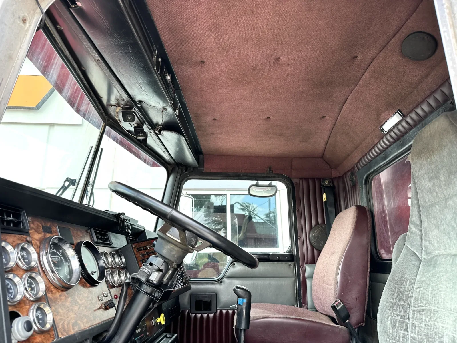 2000 Kenworth W900 in Greer, SC — photo 15