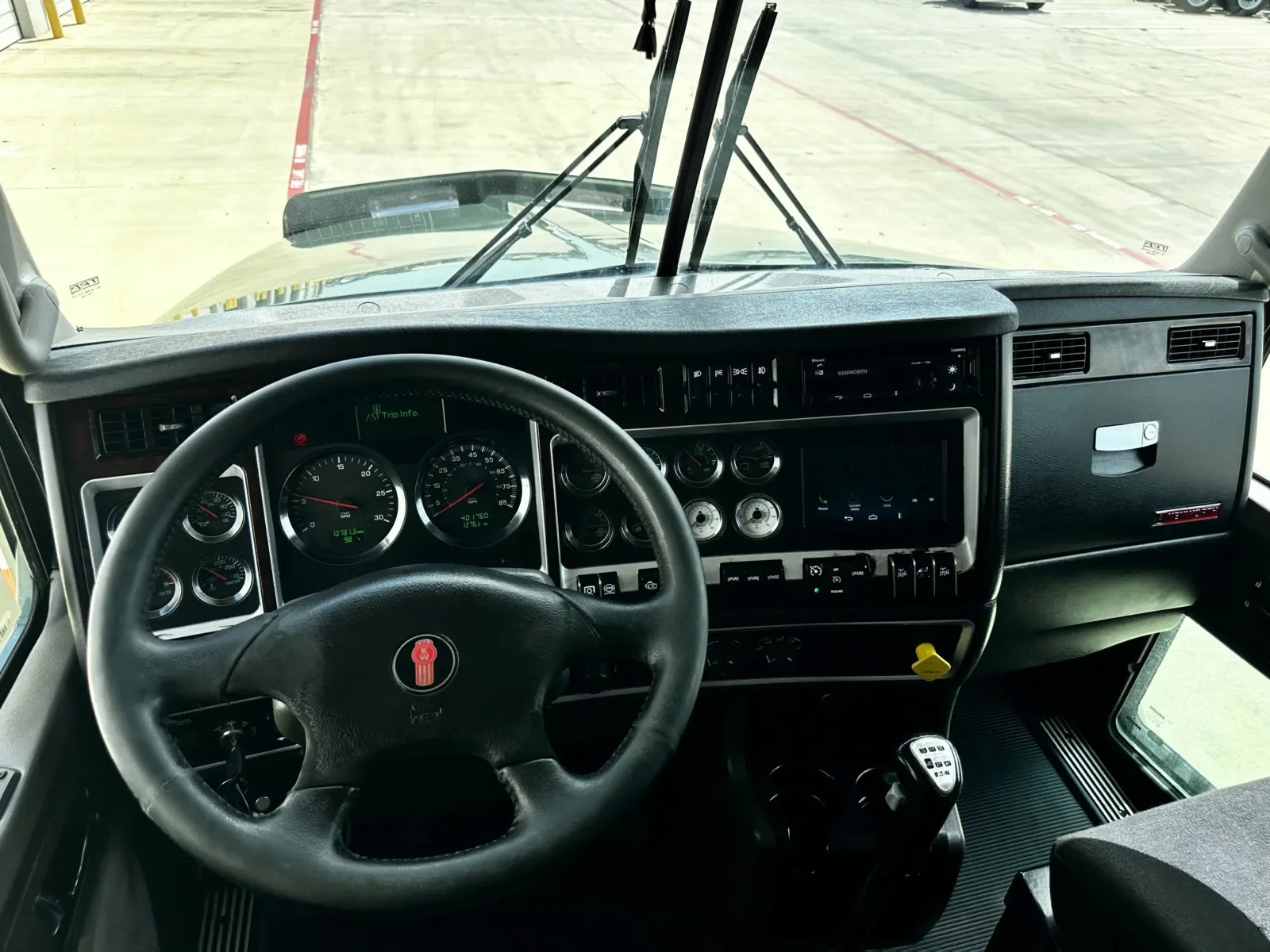 2022 Kenworth T800 in Hutchins, TX — photo 16