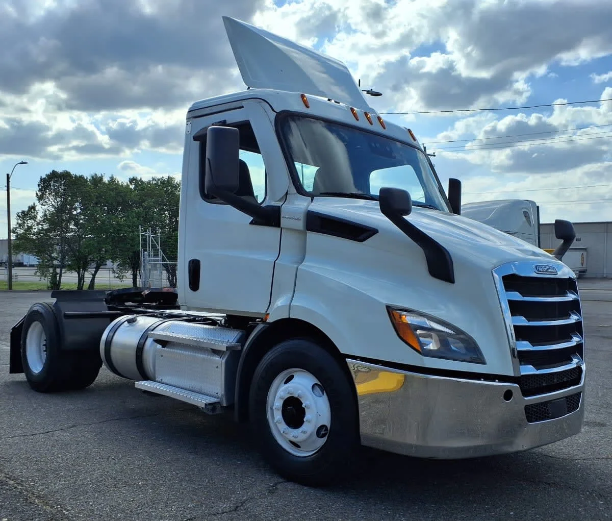 2020 Freightliner Cascadia in Memphis, TN — photo 3