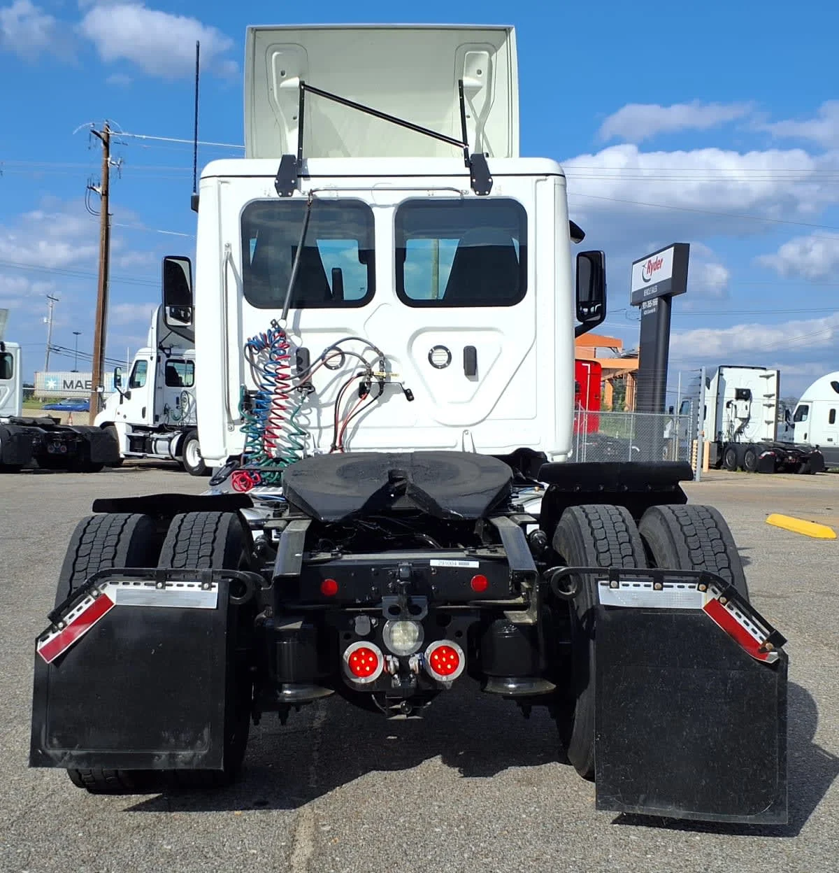 2020 Freightliner Cascadia in Memphis, TN — photo 5